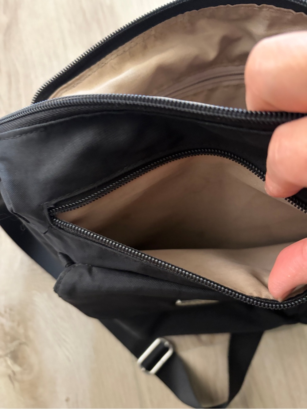 Baggallini Black Crossbody Shoulder Bag Everyday Travel Carry - Picture 8 of 10